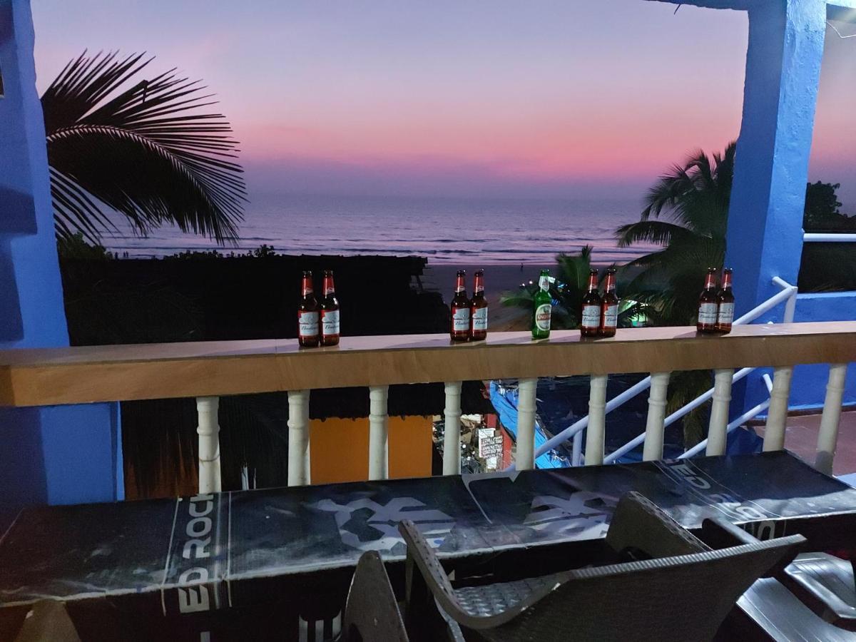 Red Rock Arambol Beach Bagian luar foto