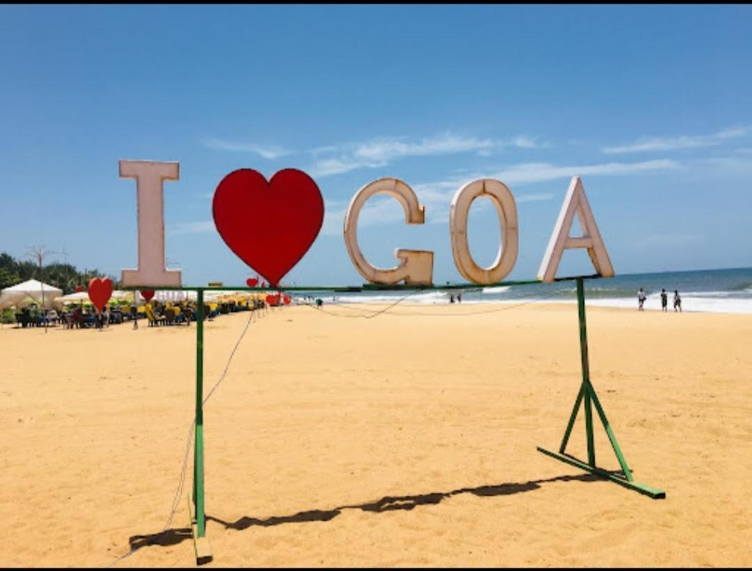 Red Rock Arambol Beach Bagian luar foto